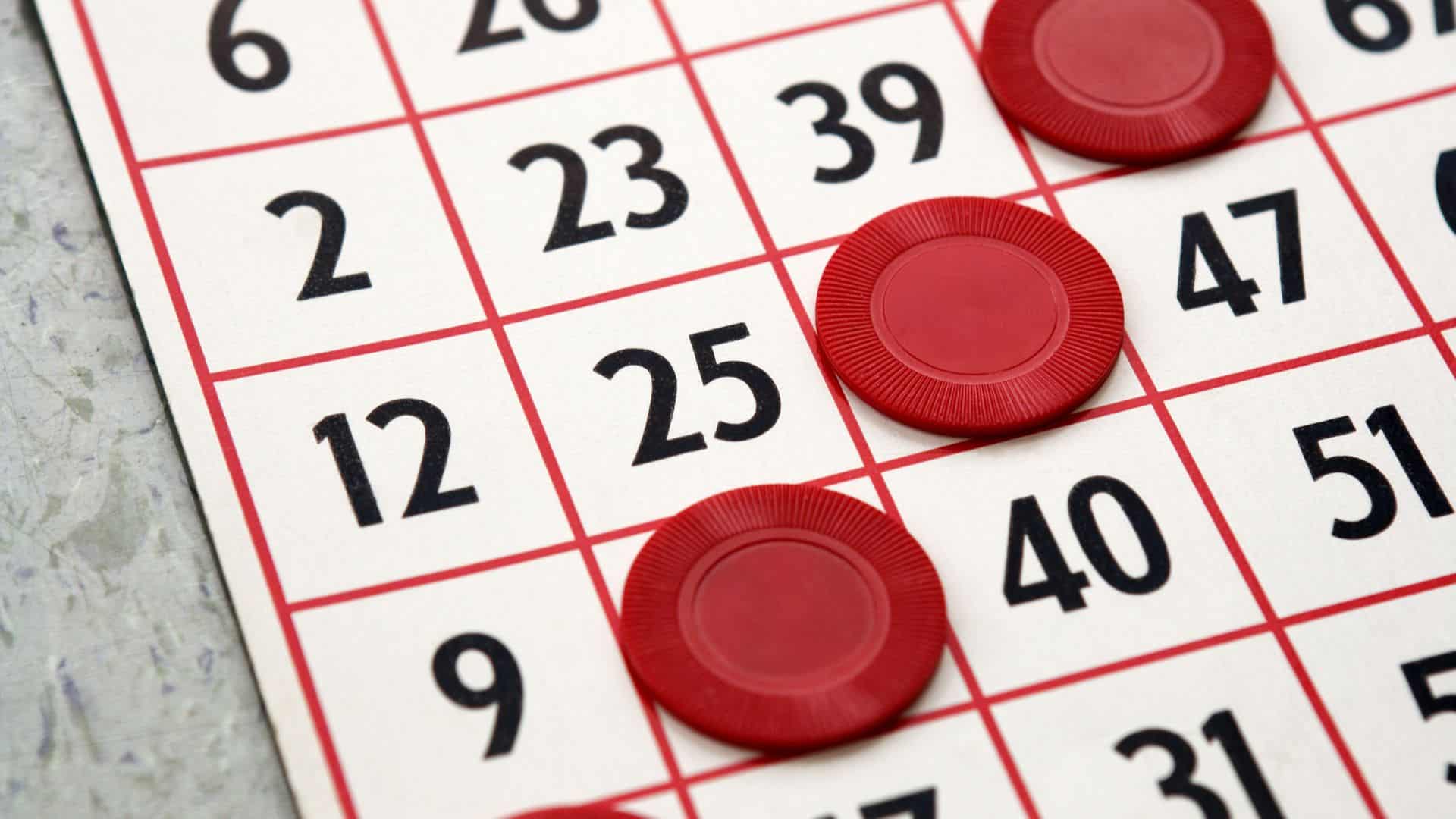 הכרטיס המנצח: סיפורי זכיות ענק מכרטיסי מזל